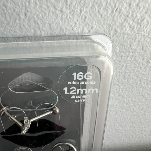 New Claire's Silver-tone Titanium Cubic Zirconia 16G Labret Lip Studs - 4 Pack - Picture 6 of 6